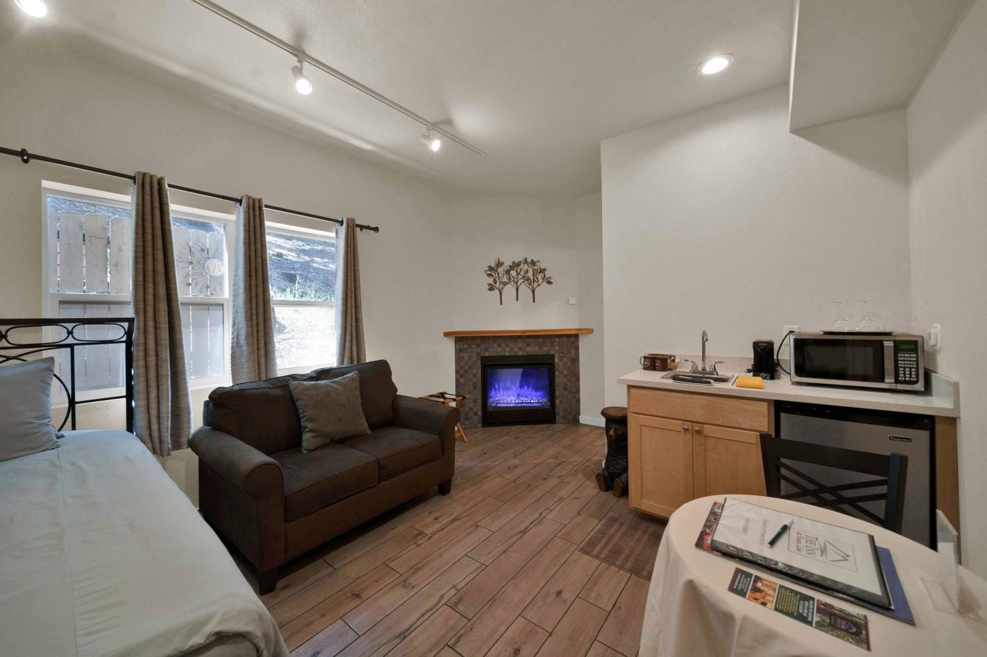 The Inn At Shasta Lake Lakehead ภายนอก รูปภาพ